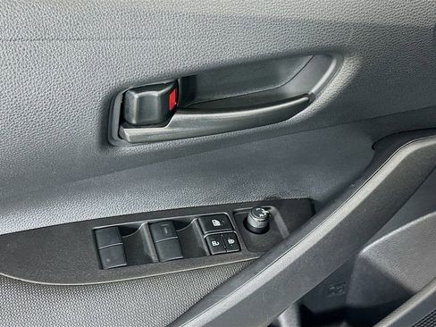 Used 2025 Toyota Corolla LE image 17
