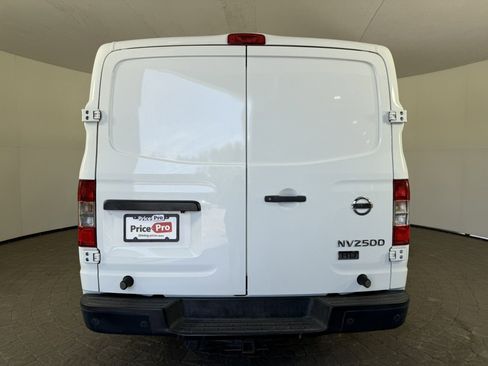 Used 2014 Nissan NV 2500 SV w/ Technology Package RWD image 6