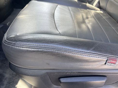 Used 2018 RAM 3500 Tradesman w/ Chrome Appearance Group RWD image 23