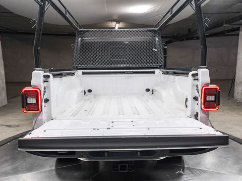Used 2021 Jeep Gladiator Sport AWD/4WD image 27