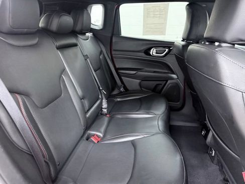 Used 2025 Jeep Compass Trailhawk AWD/4WD image 23