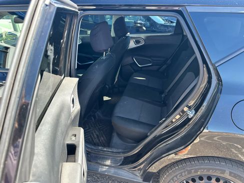 Used 2020 Kia Soul LX FWD image 7