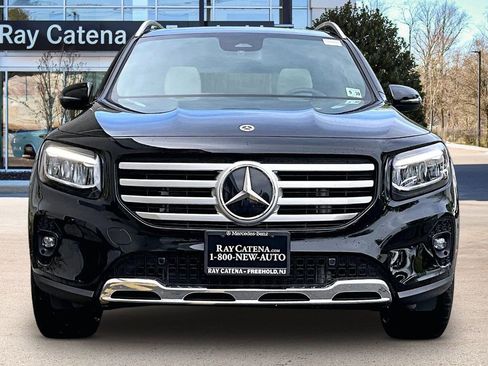 Used 2026 Mercedes-Benz GLB 250 4MATIC image 3