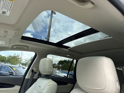 Used 2024 Cadillac XT6 Premium Luxury FWD image 22
