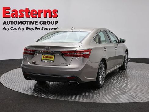 Used 2017 Toyota Avalon Limited w/ All Weather Liner Package FWD image 5