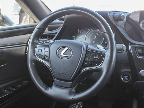 Used 2022 Lexus ES 300h ES 300h image 16