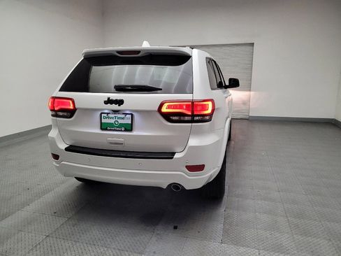 Used 2018 Jeep Grand Cherokee Altitude image 7