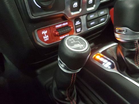 Used 2022 Jeep Wrangler Rubicon w/ LED Lighting Group AWD/4WD image 31