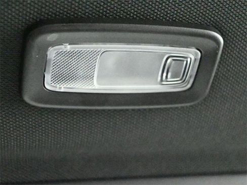 Used 2022 Chevrolet Tahoe LT w/ Luxury Package image 17