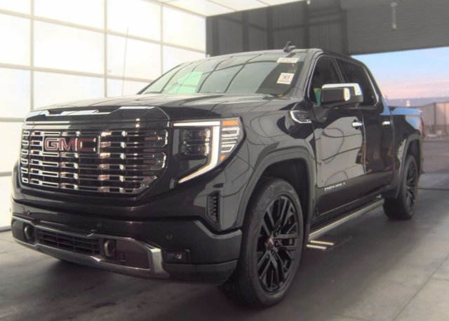 Used 2023 GMC Sierra 1500 Denali w/ Technology Package AWD/4WD image 2