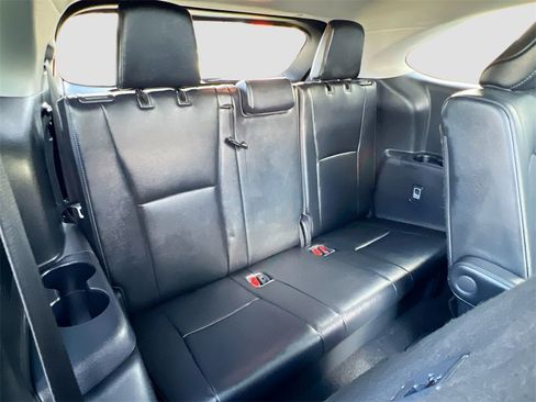 Used 2023 Toyota Highlander Platinum image 27