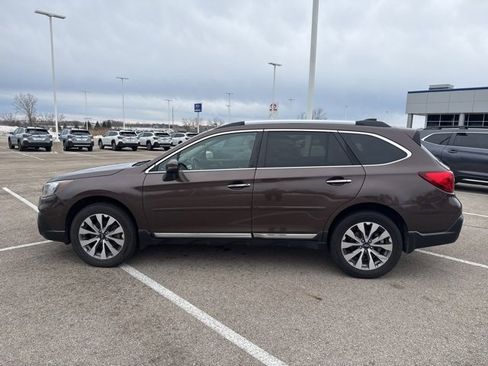 Used 2019 Subaru Outback 3.6R Touring image 12