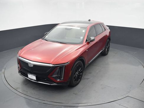 Certified 2024 Cadillac Lyriq Sport w/ Nappa Leather Package AWD/4WD image 39
