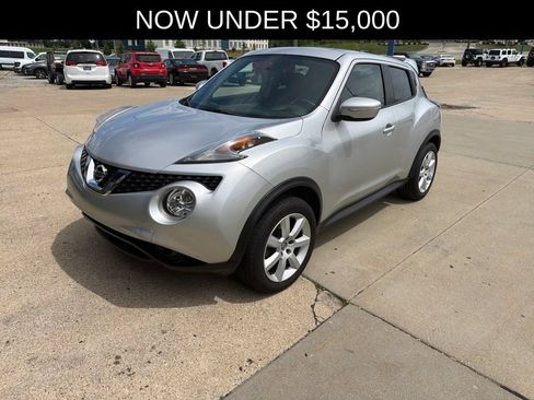 Used 2017 Nissan Juke SV FWD image 2