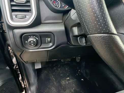 Used 2025 RAM 2500 Big Horn w/ Bed Convenience Group image 25