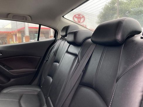 Used 2018 MAZDA MAZDA3 Touring FWD image 9