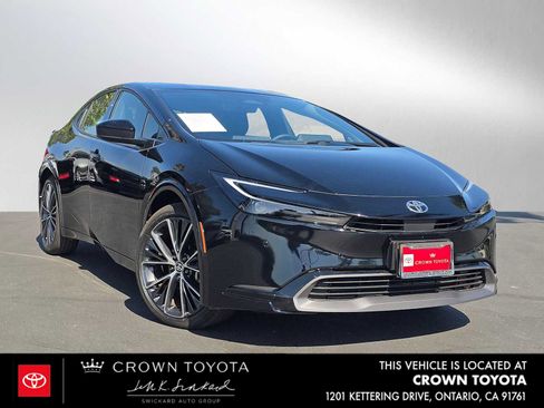 Used 2025 Toyota Prius XLE FWD image 1