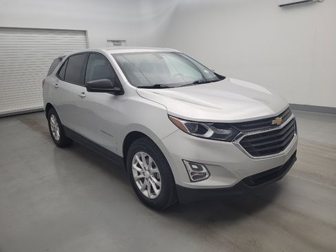 Used 2019 Chevrolet Equinox LS w/ LS Convenience Package FWD image 11