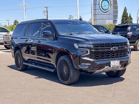 Used 2024 Chevrolet Suburban Z71 w/ Luxury Package AWD/4WD image 5