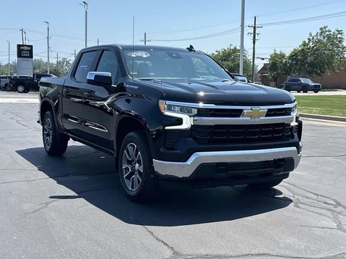 Used 2024 Chevrolet Silverado 1500 LT AWD/4WD image 2
