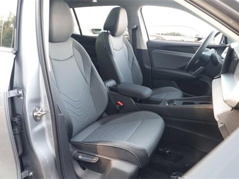 New 2025 Volkswagen Tiguan SE image 25