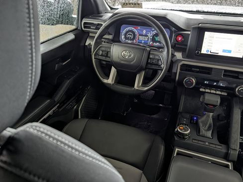 Certified 2024 Toyota Tacoma TRD Off-Road AWD/4WD image 10