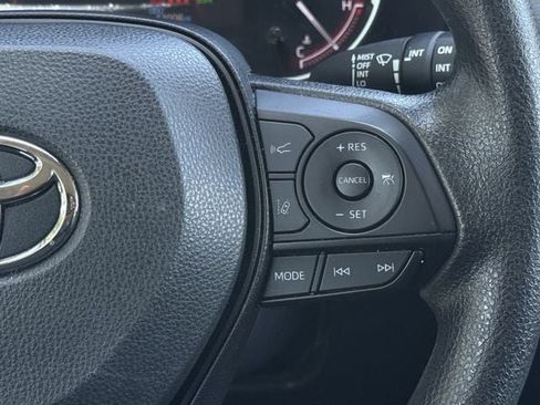 Used 2025 Toyota RAV4 XLE FWD image 15