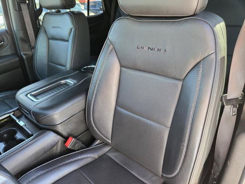 Used 2023 GMC Yukon Denali RWD image 16