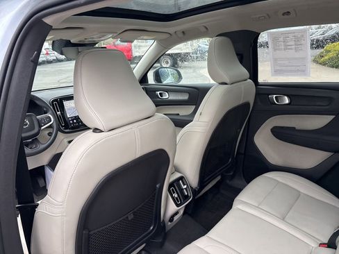 Certified 2026 Volvo XC40 B5 Plus AWD/4WD image 27
