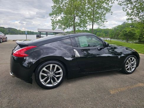 Used 2014 Nissan 370Z Coupe RWD image 5