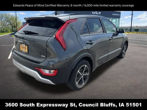 Used 2024 Kia Niro EX FWD image 3