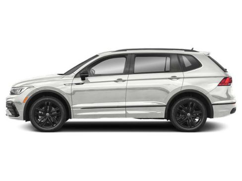 Used 2023 Volkswagen Tiguan SE R-Line AWD/4WD image 3