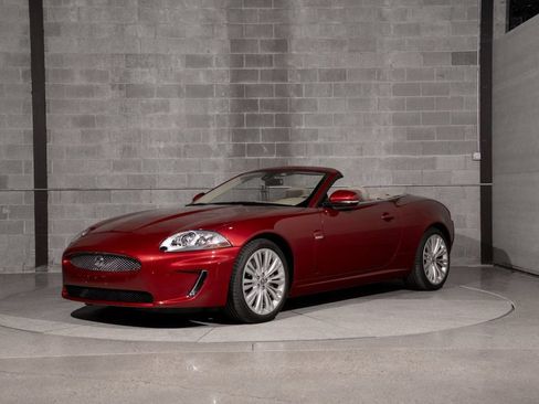 Used 2010 Jaguar XK Convertible RWD image 5