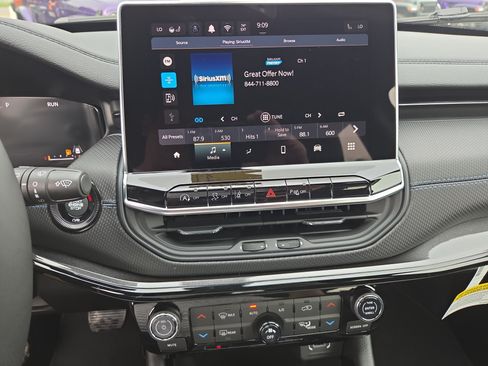 New 2026 Jeep Compass Limited AWD/4WD image 13