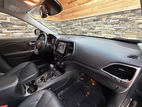 Used 2021 Jeep Cherokee Limited AWD/4WD image 13