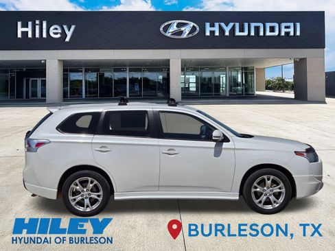 Used 2014 Mitsubishi Outlander SE FWD image 3