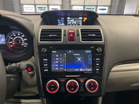 Used 2016 Subaru Forester 2.5i Touring w/ Eyesight & Navigation System image 24