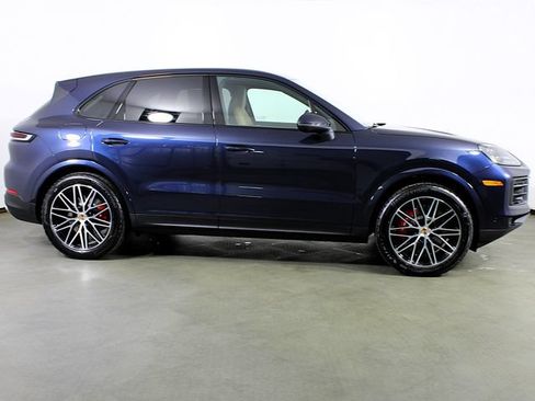 New 2026 Porsche Cayenne S AWD/4WD image 8