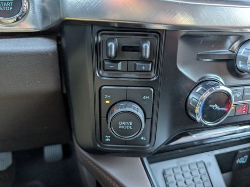 New 2026 Ford F250 King Ranch w/ FX4 Off-Road Package image 13