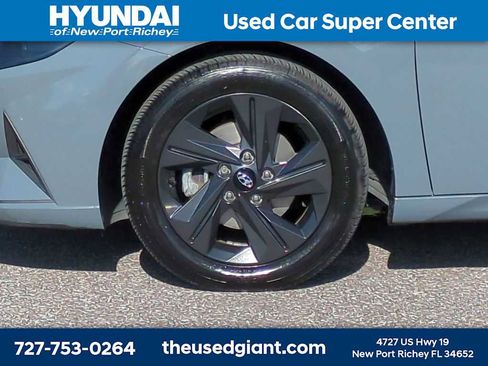 Used 2021 Hyundai Elantra SEL w/ Convenience Package FWD image 10