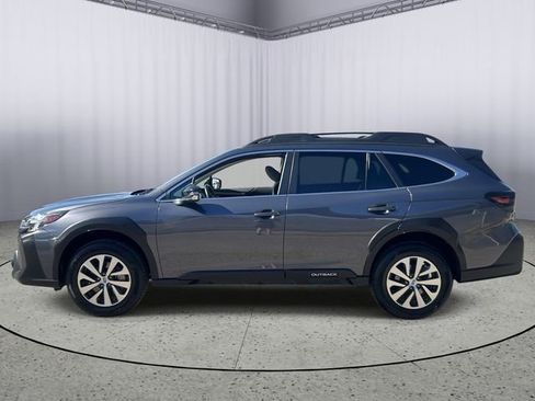 Used 2025 Subaru Outback Premium AWD/4WD image 3