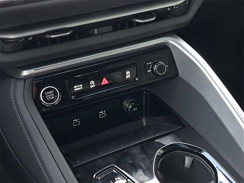 New 2025 Audi Q5 Premium Plus image 14