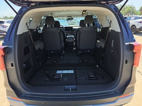 New 2027 Kia Carnival LX FWD image 10