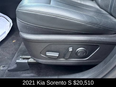 Used 2021 Kia Sorento S FWD image 13