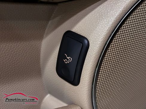 Used 2012 Mercedes-Benz C 300 4MATIC Sedan image 33