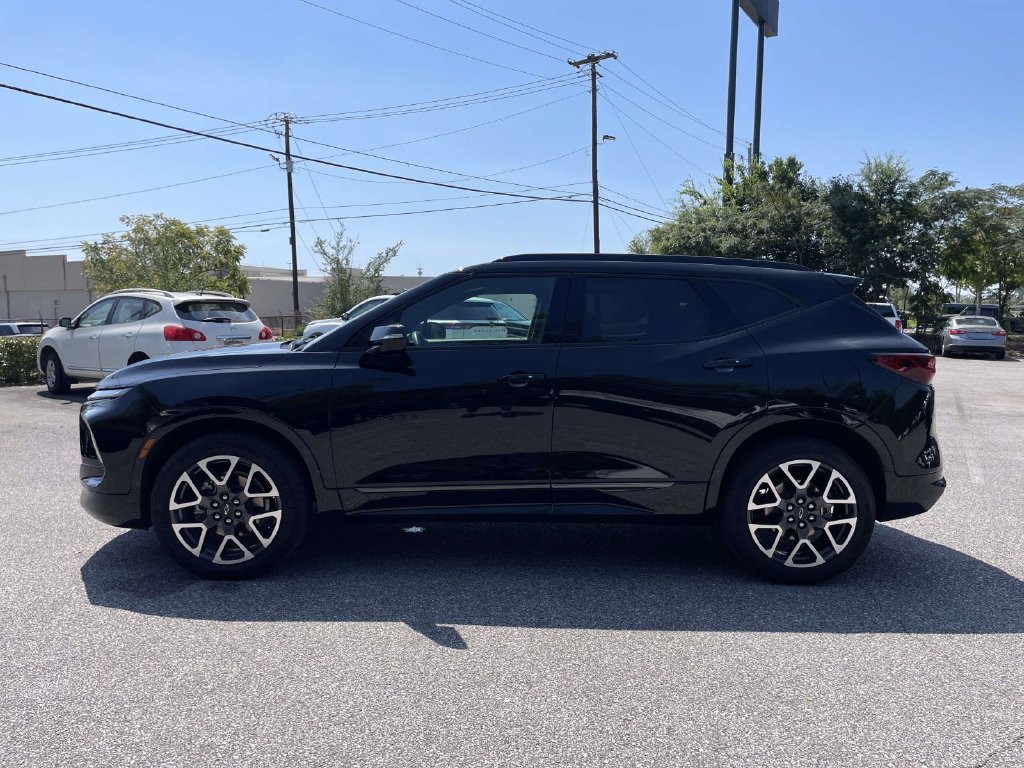 Used 2025 Chevrolet Blazer RS FWD image 6