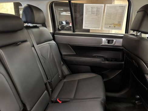 Used 2025 Hyundai Santa Fe SEL FWD image 40