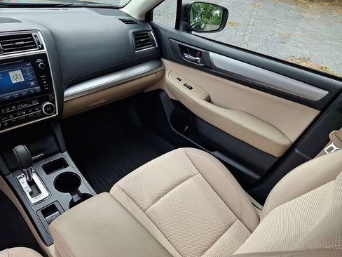 Used 2018 Subaru Outback 2.5i Premium AWD/4WD image 17