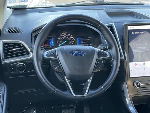 Used 2024 Ford Edge Titanium image 8