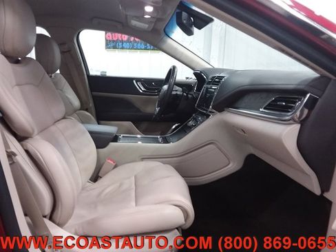 Used 2017 Lincoln Continental Select image 13